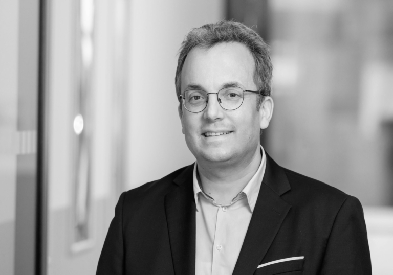 Dr. Alexander Weber
